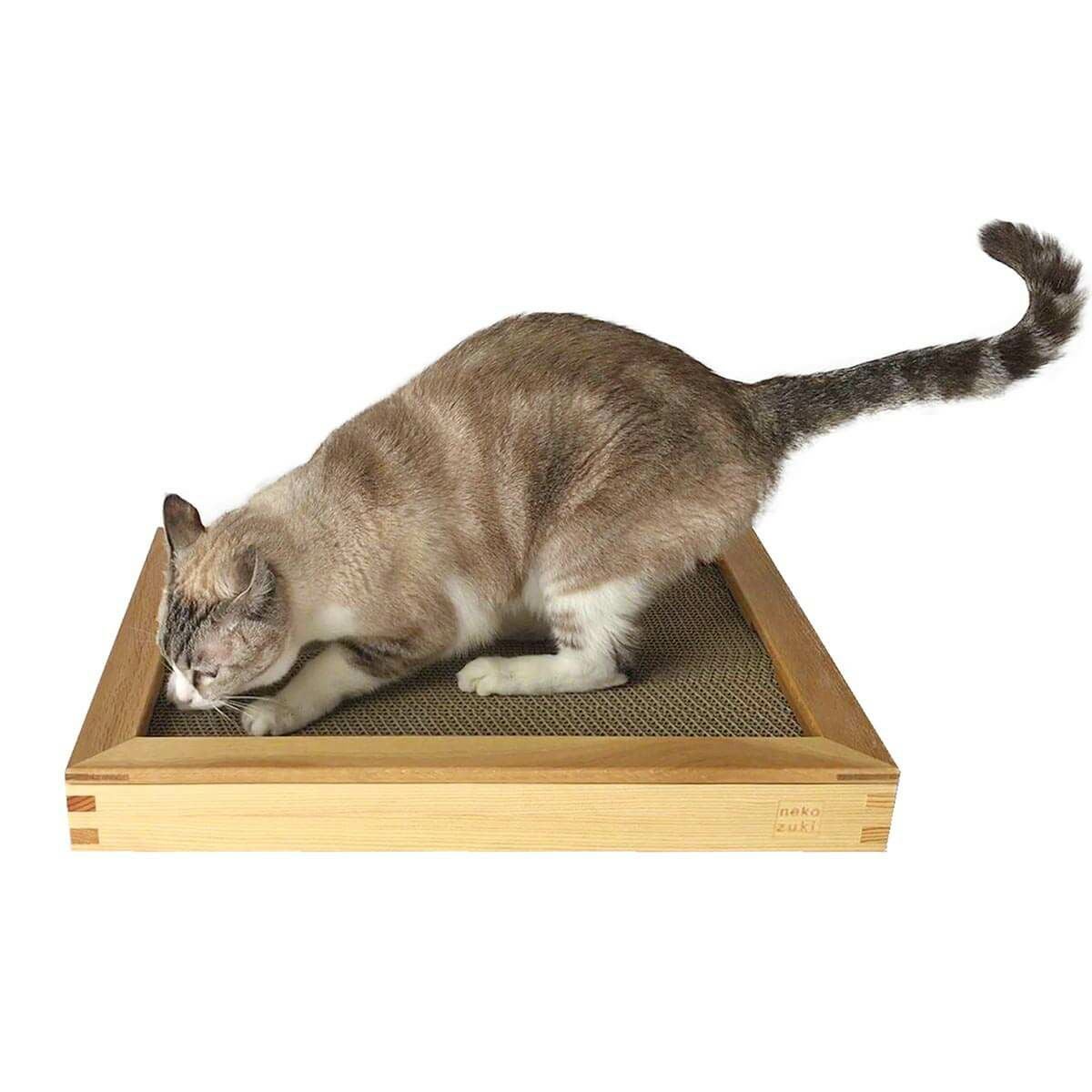 猫の木製爪とぎベッド。動いてしまう不安定な研ぎ場対策にお薦め