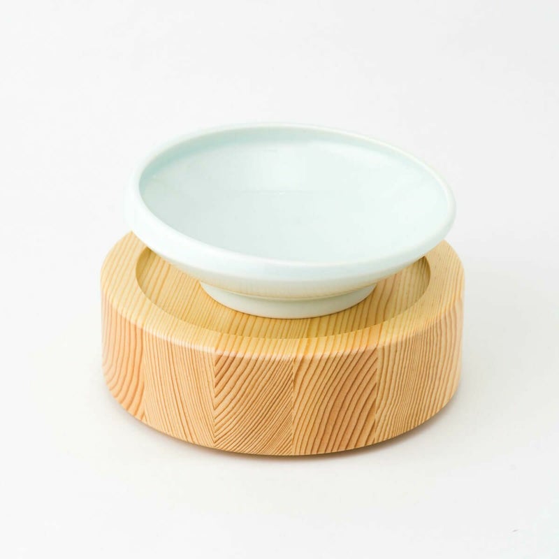 ねこずきオリジナル日本製、磁器製の猫用食器　別売りで台座有