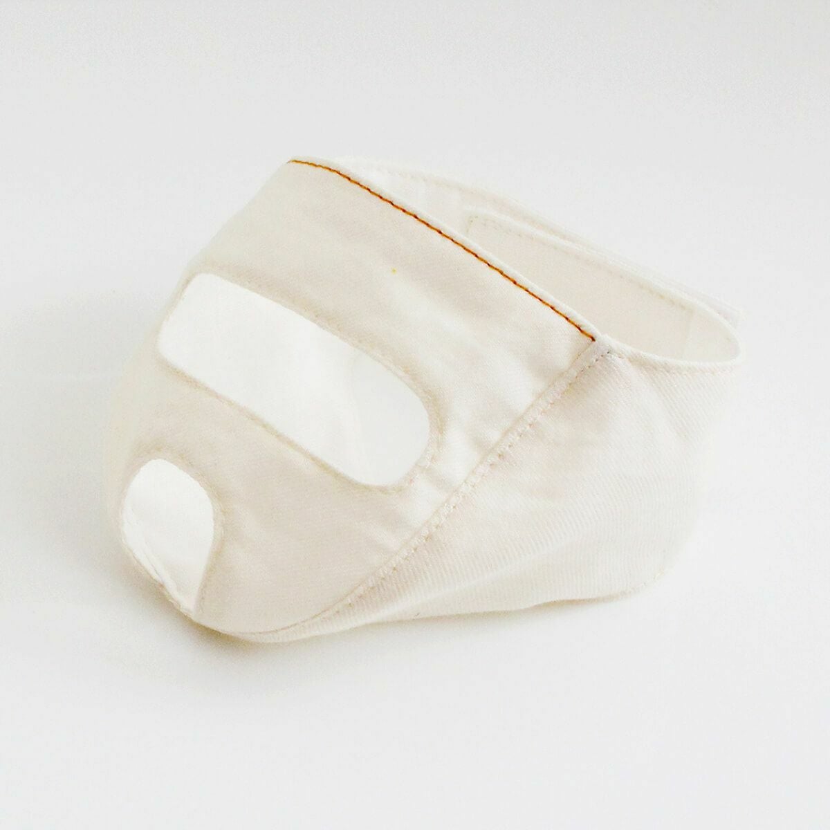 点眼時、噛まれることを予防するためのグッズ。めだしマスク